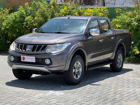 MITSUBISHI L200 TRITON 2.4 16V TURBO DIESEL SPORT HPE CD 4P 4X4 AUTOMÁTICO